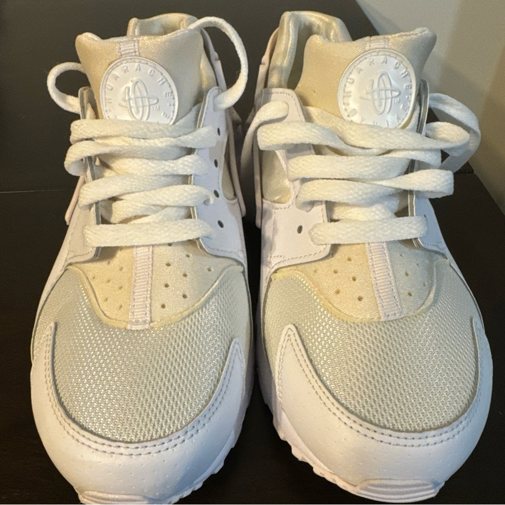 Nike Air Huarache Run Triple White 5.5 Youth